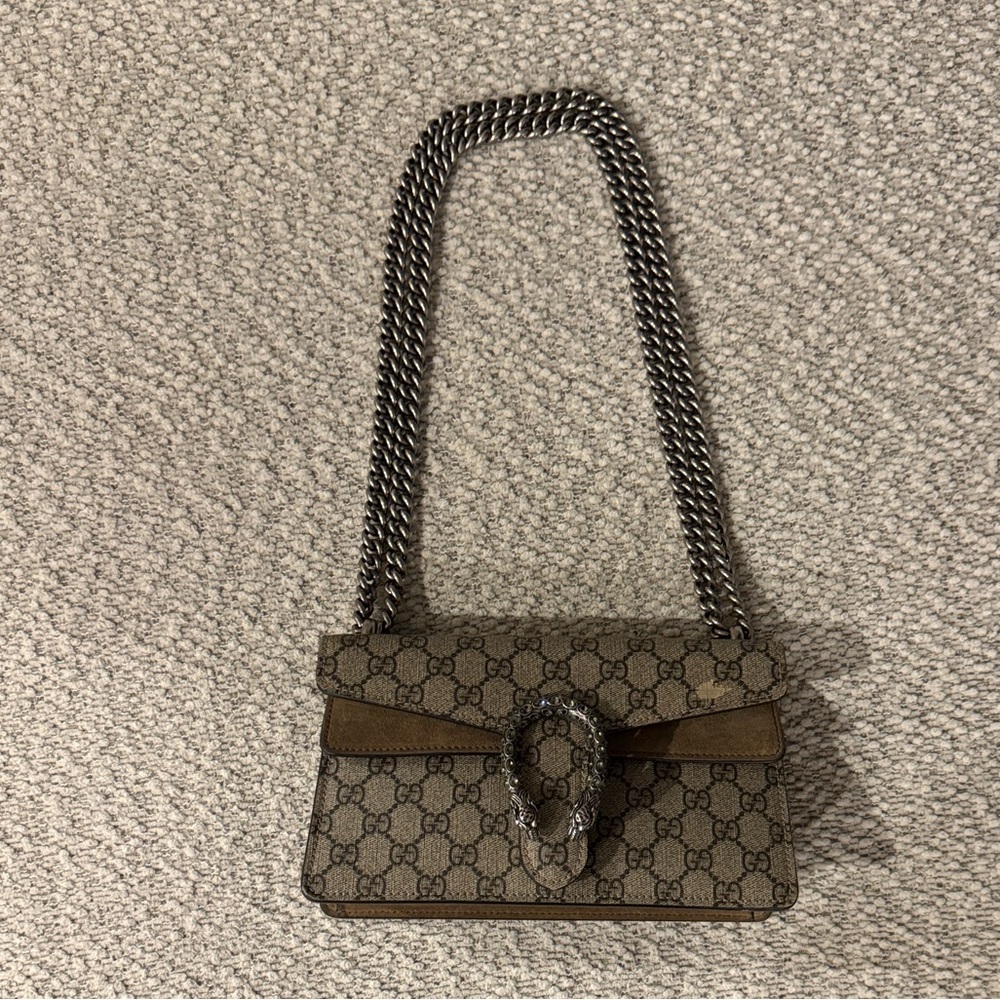 Gucci Beige GG Supreme Shoulder Bag with Dark Silver Chain